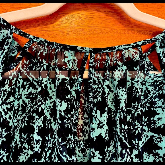 Creative Commune navy & turquoise patterned top - Picture 6 of 11